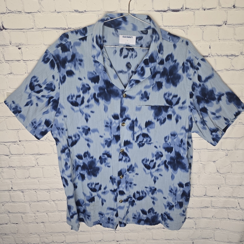 Old Navy Men's Blue Floral Button-Down Shirt Size Large